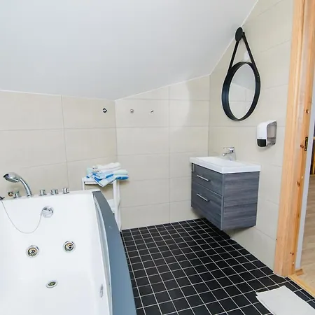 Viisnurga Puhkemajad * Uulu