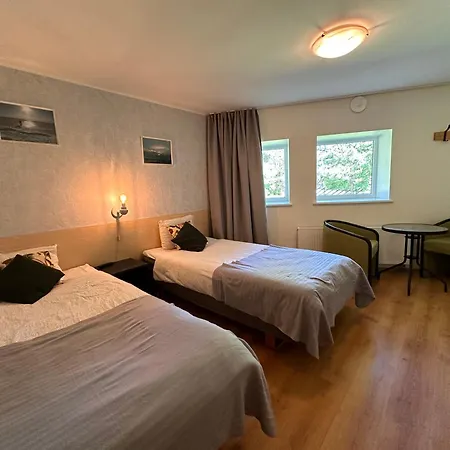 Viisnurga Puhkemajad