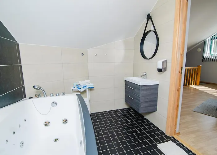 Viisnurga Puhkemajad * Uulu