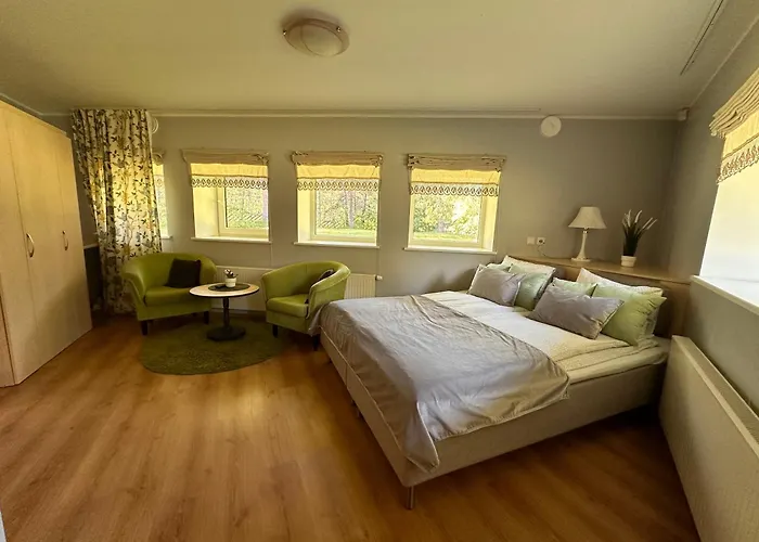 Viisnurga Puhkemajad *