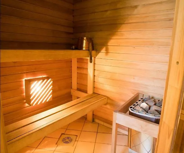 Viisnurga Puhkemajad *